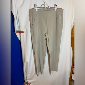 Women's Pellaro Travel Pants, size Large